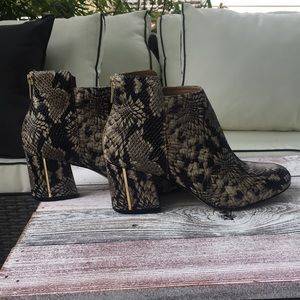 Calvin Klein Lorah Booties